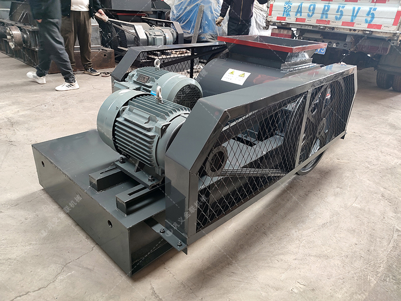 雙齒輥破碎機(jī)，如何解決大塊物料破碎的困擾？